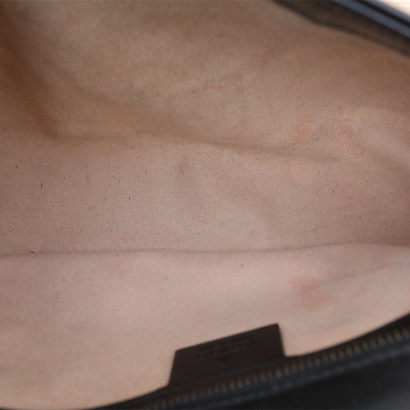 GUCCI GGMarmont肩背包小號26黑色牛皮金扣肩背包-2