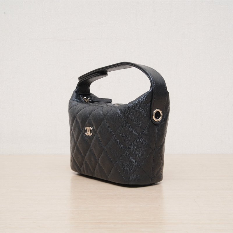 CHANEL 嬉皮HOBO飯盒包25C/16黑色荔枝牛皮鐳射標淺金扣菱格紋皮手柄肩背包-4