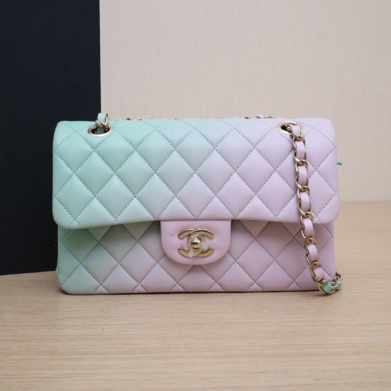 CHANEL CF口蓋包小號23拼色羊皮晶片開金扣菱格紋肩背包-0