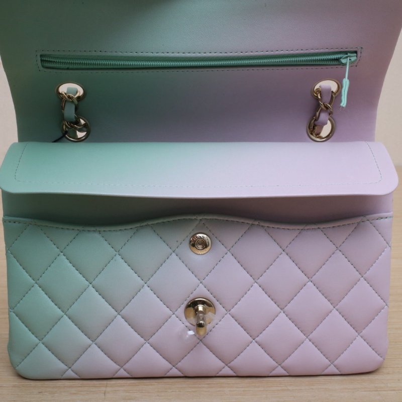 CHANEL CF口蓋包小號23拼色羊皮晶片開金扣菱格紋肩背包-2