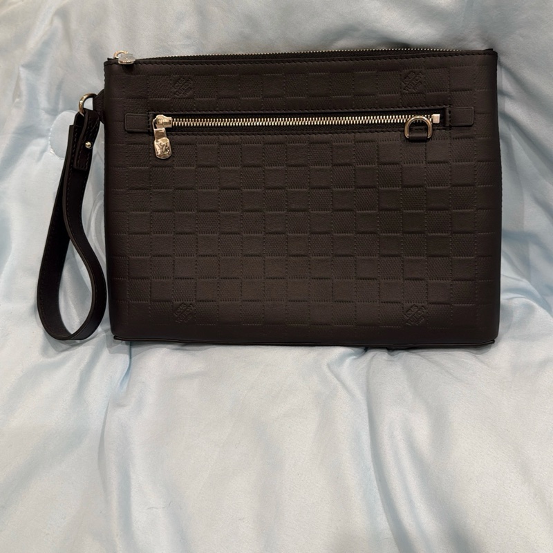 「僅試背過」LV低調奢華黑色棋盤手拿包-1