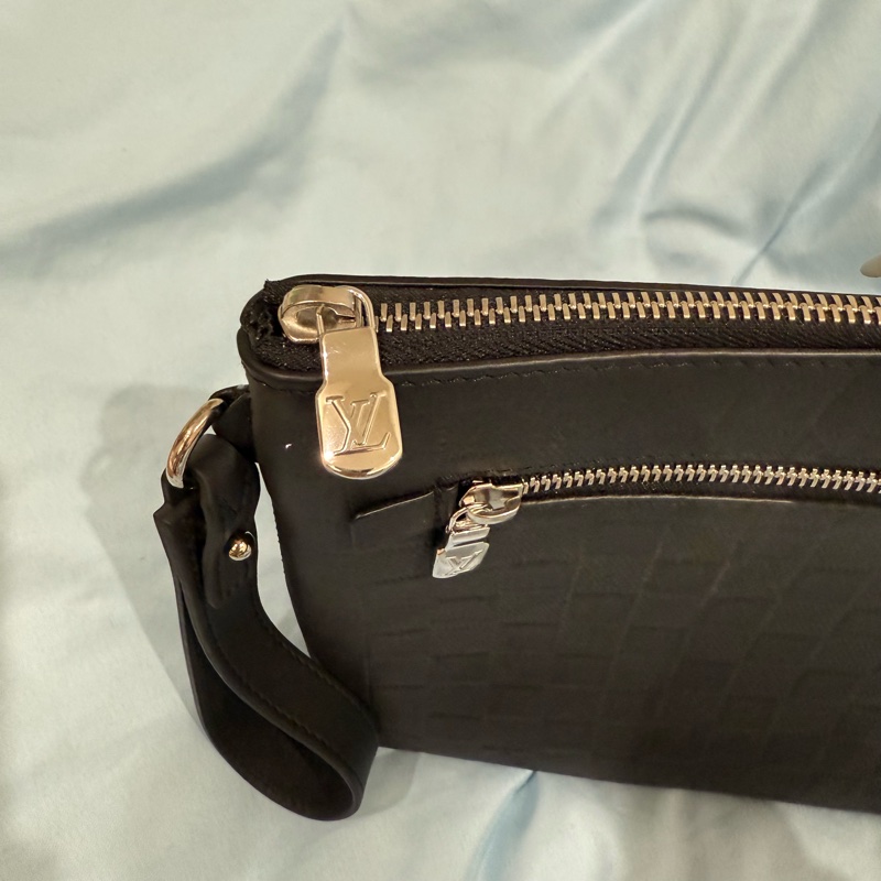 「僅試背過」LV低調奢華黑色棋盤手拿包-2