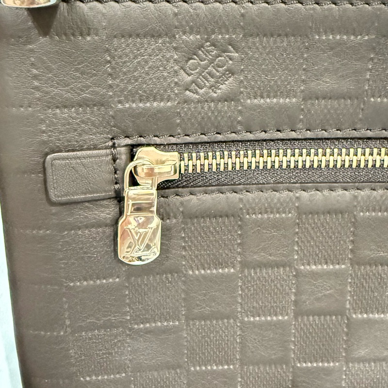 「僅試背過」LV低調奢華黑色棋盤手拿包-11