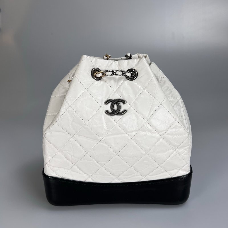 CHANEL 24開 黑白流浪後背包-0