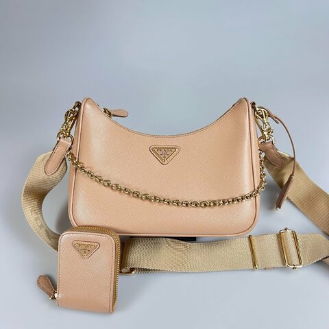 PRADA  奶茶皮革三合一包
