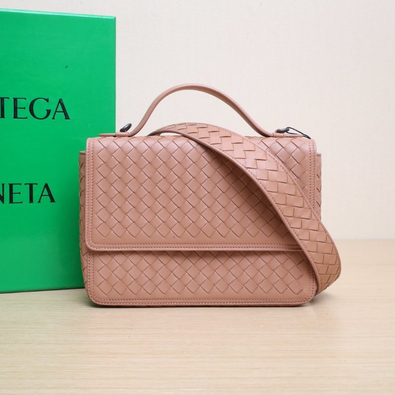 BOTTEGA VENETA 棕色羊皮Alumna經典編織手提郵差包肩背包-0