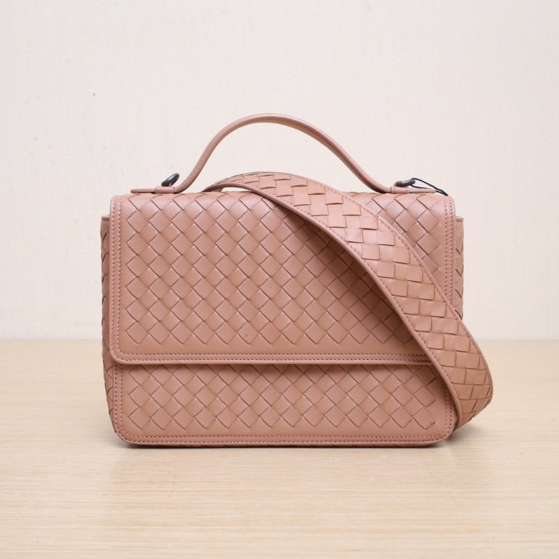 BOTTEGA VENETA 棕色羊皮Alumna經典編織手提郵差包肩背包-1