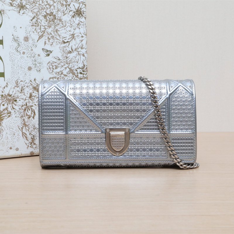 DIOR Diorama盾牌包WOC銀色牛皮銀扣2017肩背包-0