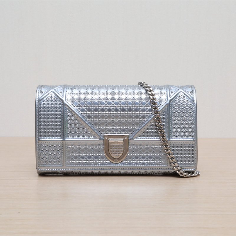 DIOR Diorama盾牌包WOC銀色牛皮銀扣2017肩背包-1