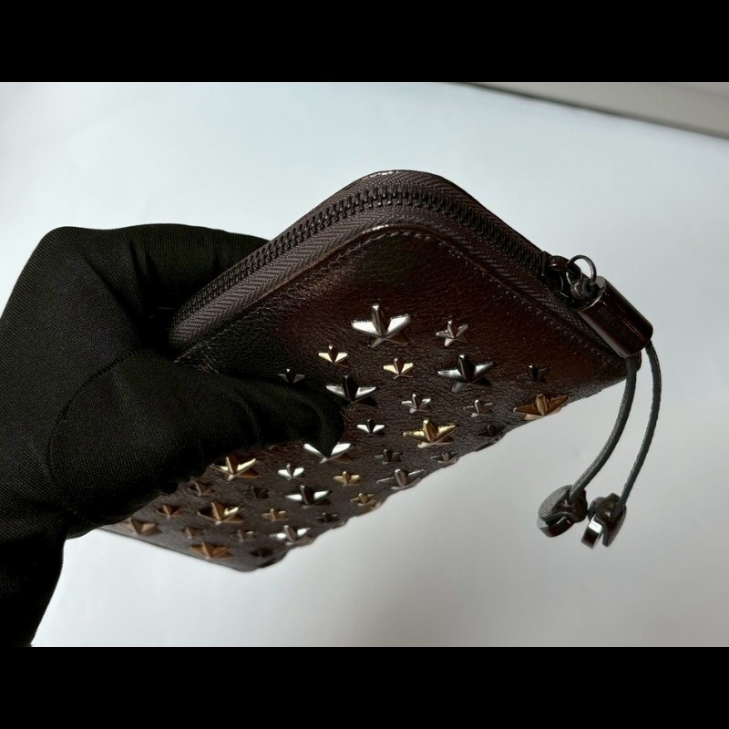 Jimmy Choo 銀色皮革星星鉚釘拉鍊長夾-11