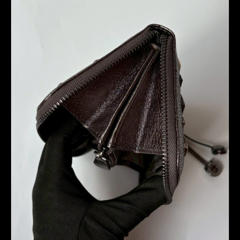 Jimmy Choo 銀色皮革星星鉚釘拉鍊長夾-13