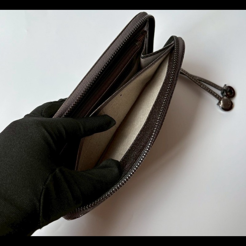 Jimmy Choo 銀色皮革星星鉚釘拉鍊長夾-17