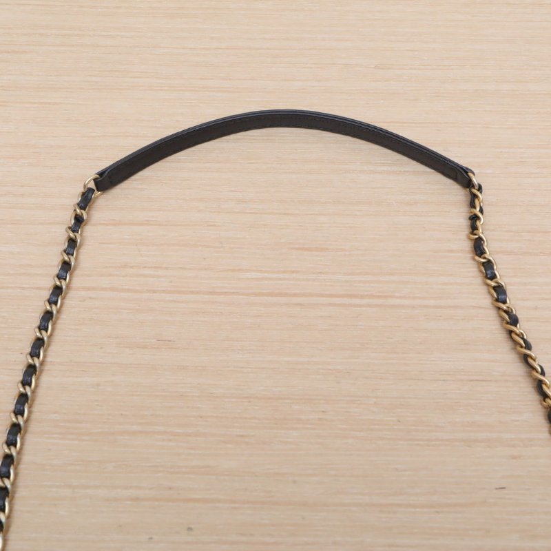 CHANEL 黑色牛皮24開金扣手柄V紋郵差包肩背包-2