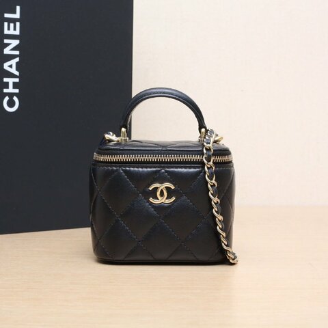 CHANEL 21A手提方盒子化妝包無鏡子10黑色羊皮31開淺金扣皮手柄肩背包