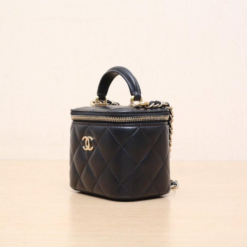 CHANEL 21A手提方盒子化妝包無鏡子10黑色羊皮31開淺金扣皮手柄肩背包-3