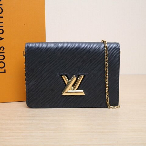 LOUIS VUITTON TWISTBeltWOC黑色EPI水波紋牛皮晶片肩背包