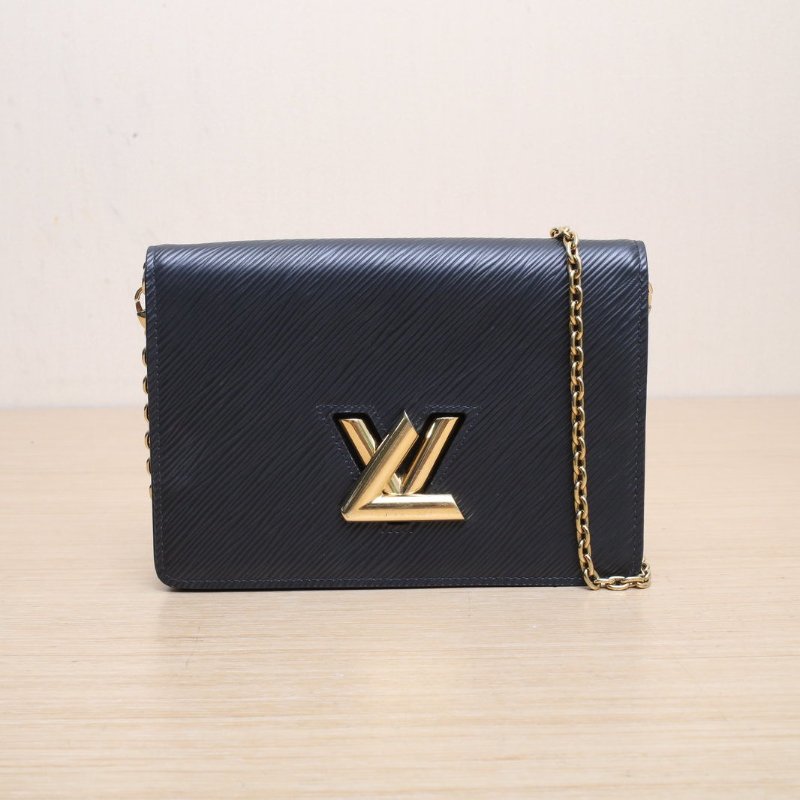 LOUIS VUITTON TWISTBeltWOC黑色EPI水波紋牛皮晶片肩背包-1