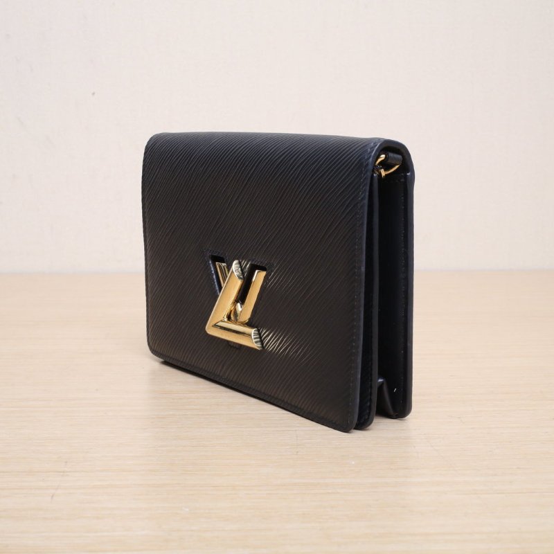 LOUIS VUITTON TWISTBeltWOC黑色EPI水波紋牛皮晶片肩背包-4