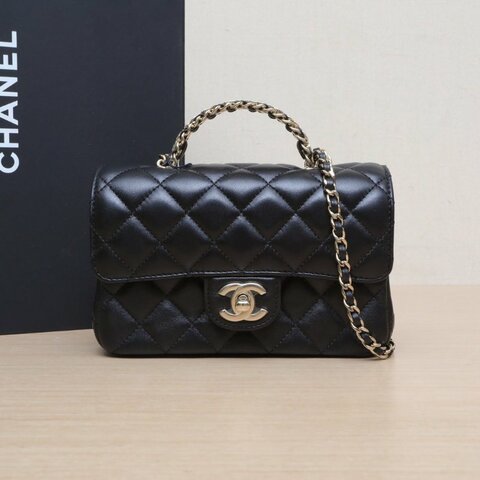 CHANEL 23ACF口蓋包18黑色羊皮晶片開淺金扣水鑽金屬皮穿手柄肩背包