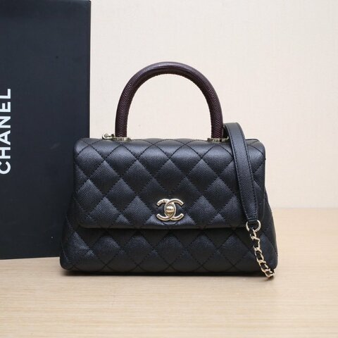 CHANEL CocoHandle小號黑色荔枝牛皮31開淺金扣肩背包