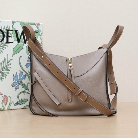 LOEWE Hammock吊床包經典單色中號灰色牛皮金扣肩背包