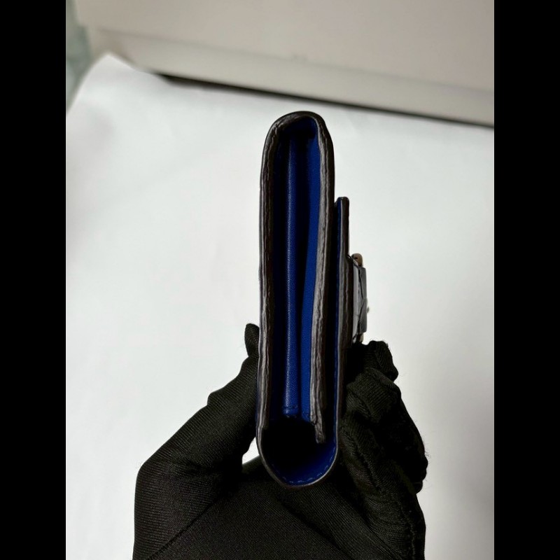 Gucci 寶藍色壓鱷魚紋皮革下蓋長夾-8