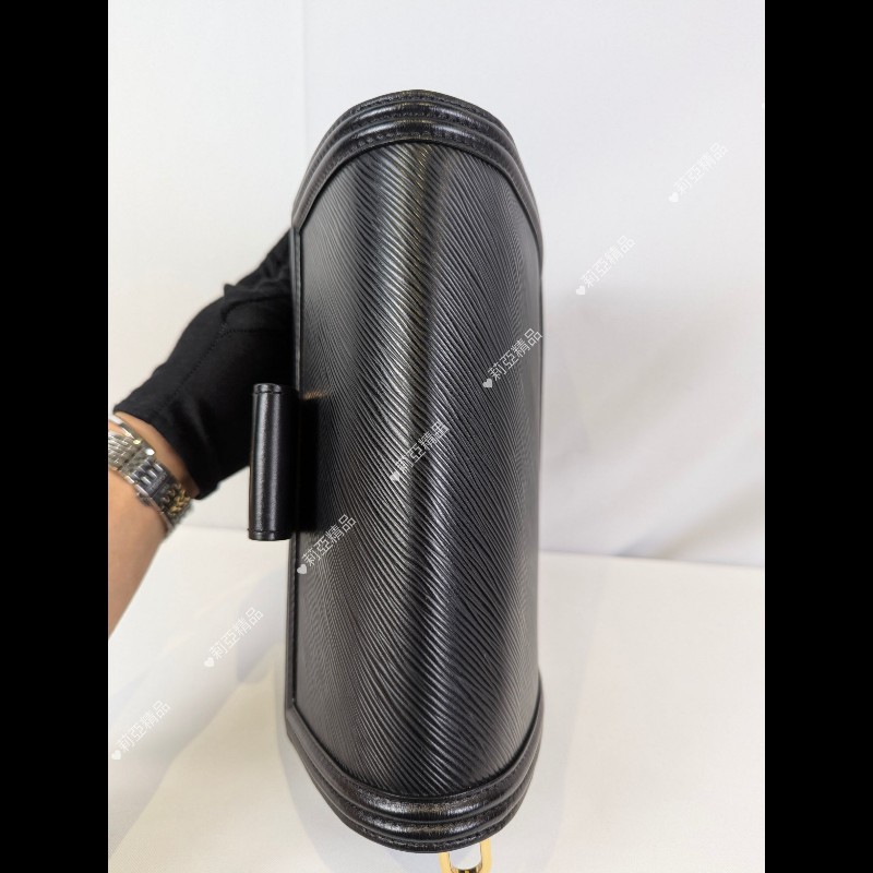 莉亞精品♡LV 水波紋達芙妮MM 黑 近新美包-10