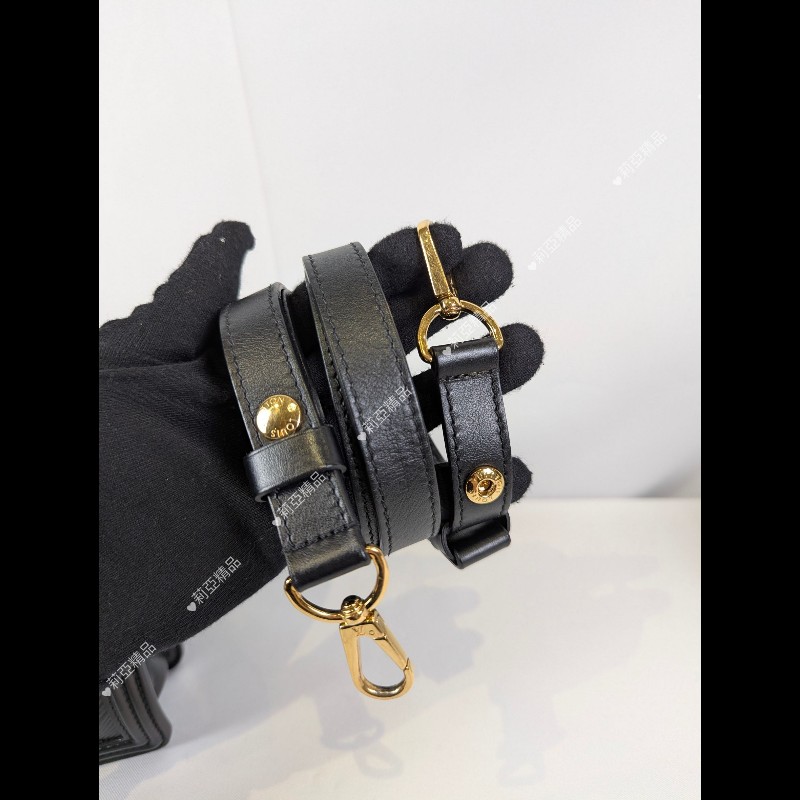 莉亞精品♡LV 水波紋達芙妮MM 黑 近新美包-16