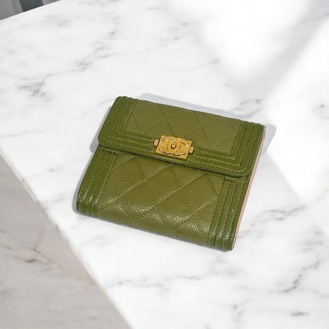 莉亞精品♡ Chanel Boy背拉三折短夾 抹茶綠 二手美品