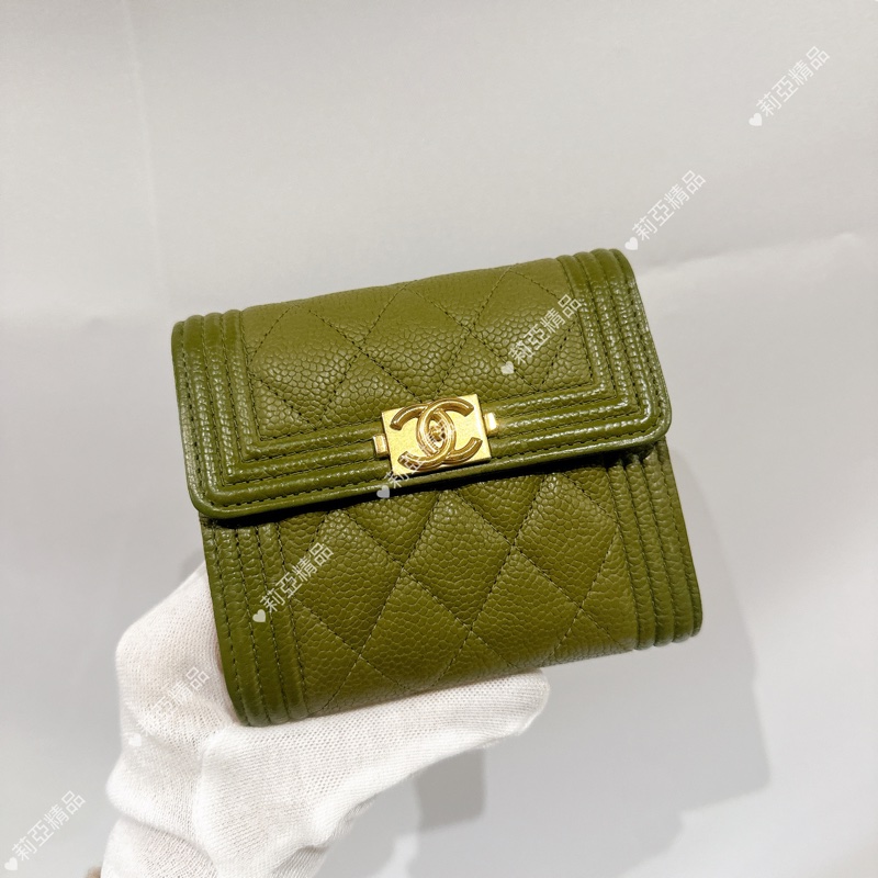 莉亞精品♡ Chanel Boy背拉三折短夾 抹茶綠 二手美品-1
