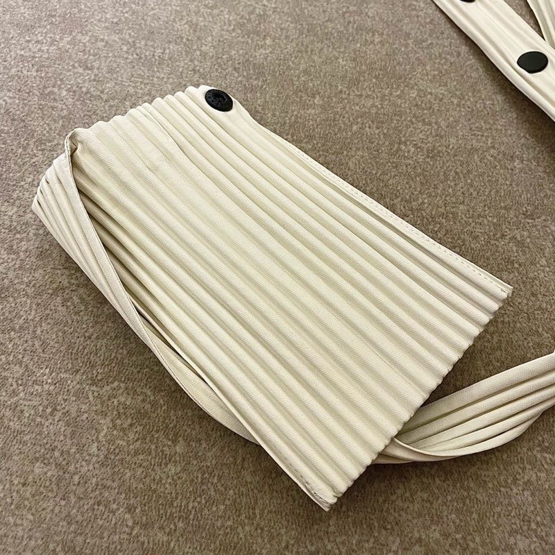 三宅一生 手機包 Homme Plisse 熱賣款-4