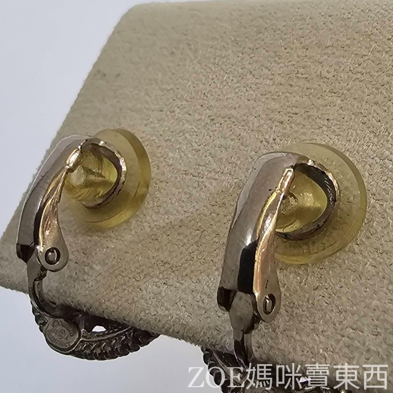 Chanel 銀色雙C造型鑲圓形珍珠點鑽耳夾式耳環-10