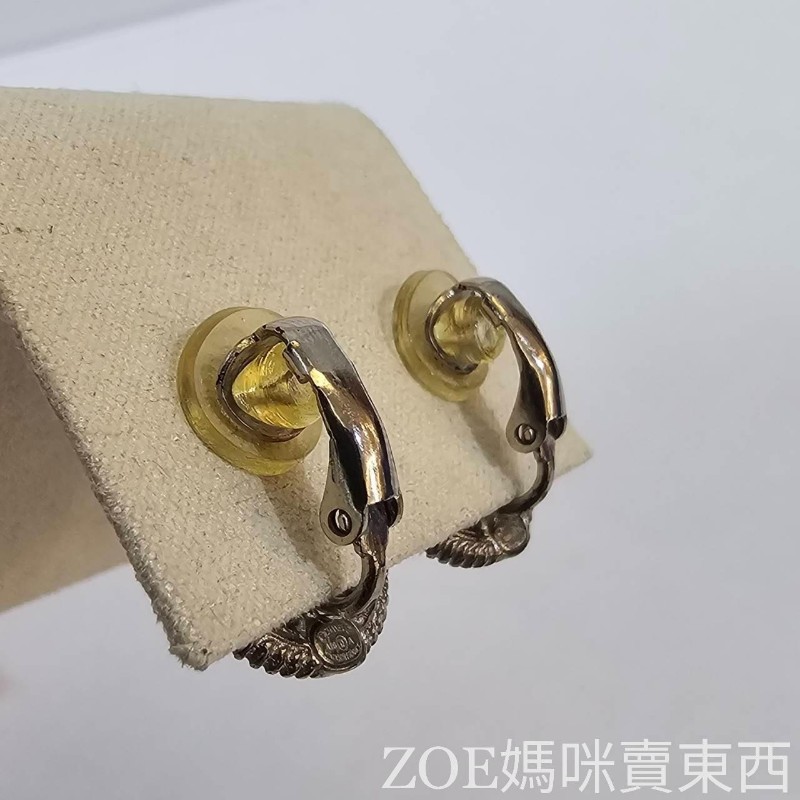 Chanel 銀色雙C造型鑲圓形珍珠點鑽耳夾式耳環-11