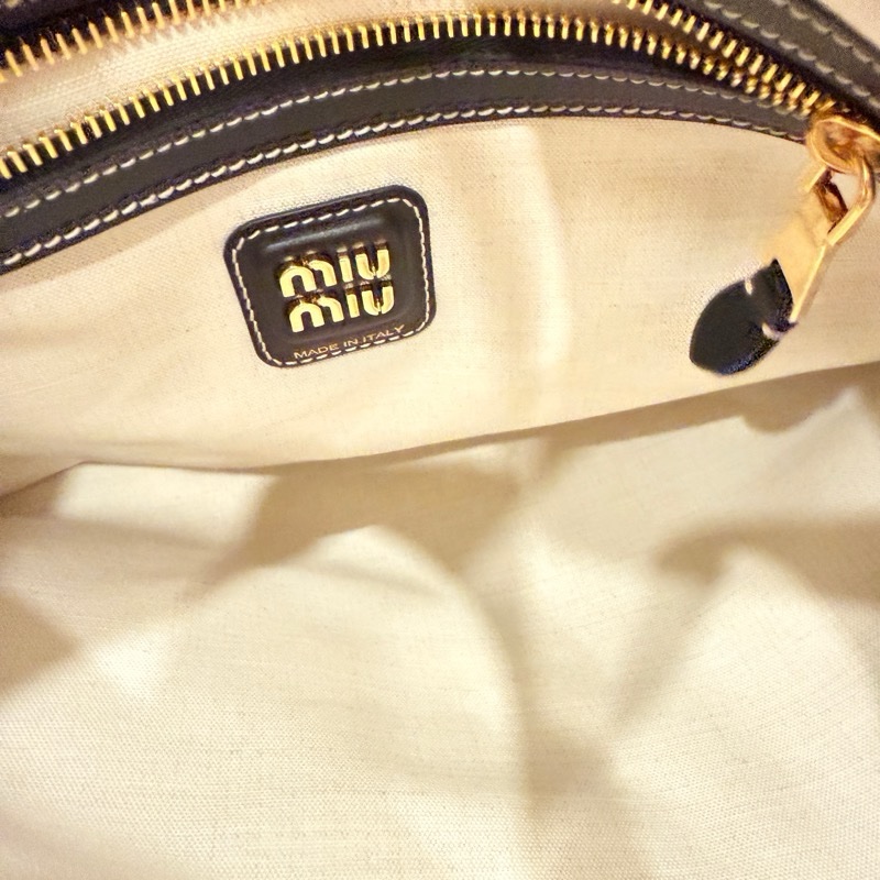 Miu Miu Ivy 大型真皮手提包(黑色)|義大利製|大型尺寸 40×35cm-3