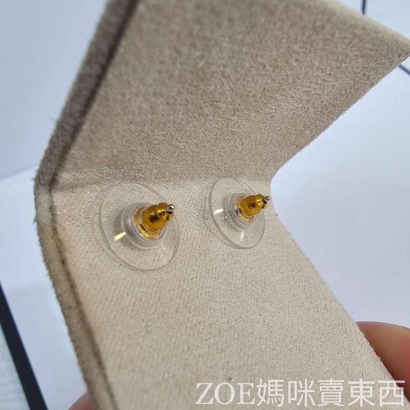 Chanel 淡金邊鑲白橢圓珍珠嵌雙C logo 白珍珠黑琺瑯點綴耳針式耳環-10