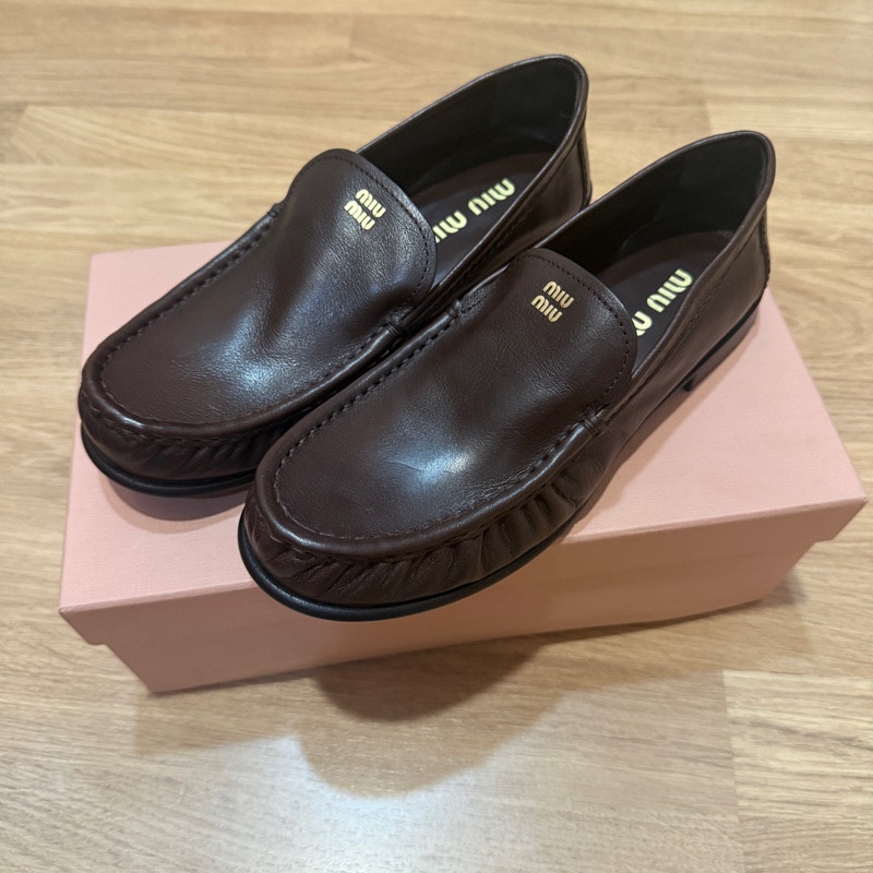 miu miu 水牛皮樂福鞋 楠木色-4