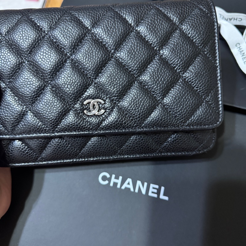 CHANEL WOC 黑色荔枝皮銀扣-2