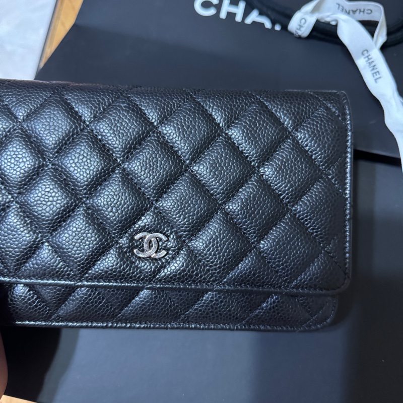CHANEL WOC 黑色荔枝皮銀扣-3