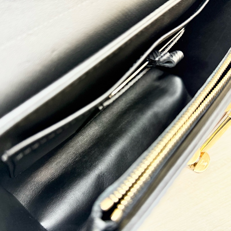 LV黑色EPI金釦TWIST MM肩背側背包/M21113-8