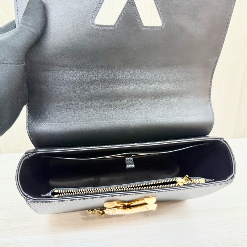 LV黑色EPI金釦TWIST MM肩背側背包/M21113-14