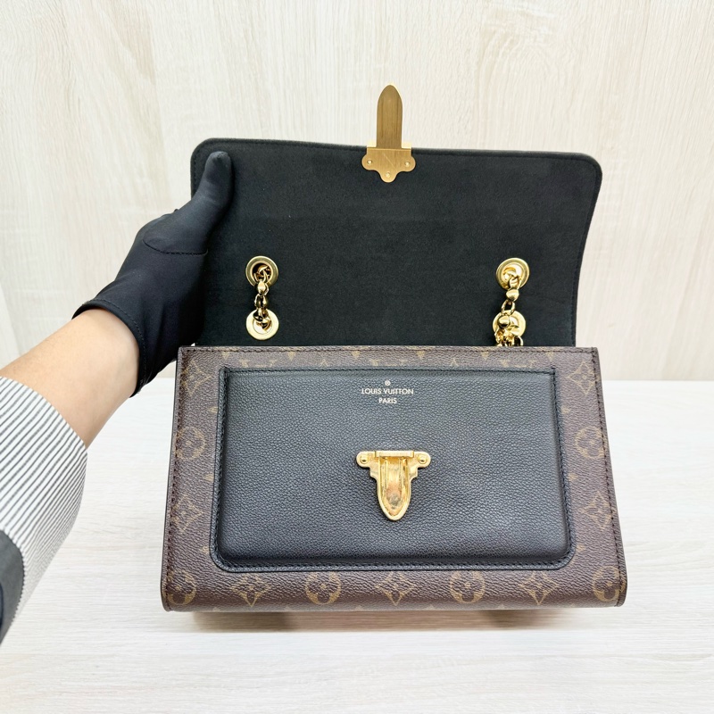 LV老花拼黑色皮革VICTOIRE肩側背包M41730-6