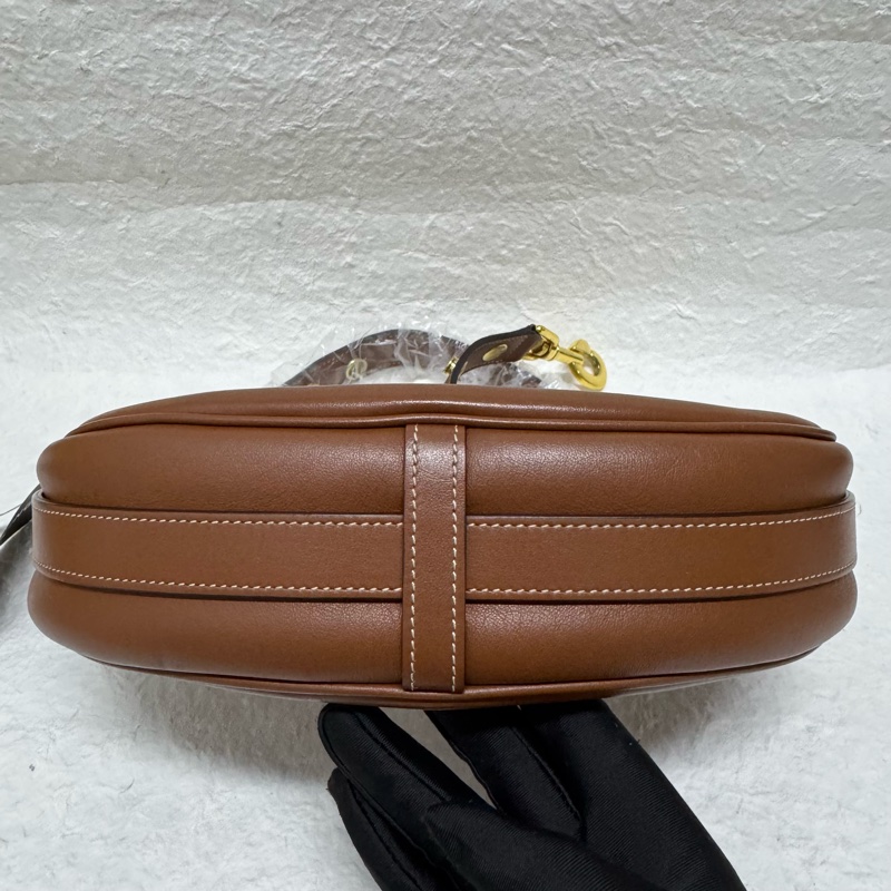 Celine Ava 中號焦糖色 月牙hobo，單肩包-2