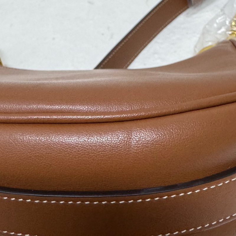 Celine Ava 中號焦糖色 月牙hobo，單肩包-15