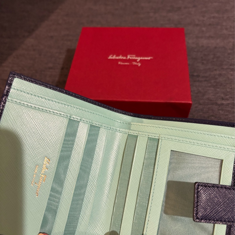 Ferragamo馬蹄短夾-17