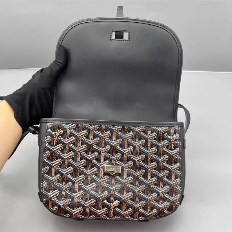 超稀有單品😍99新🆕Goyard戈雅黑色小號老花插扣郵差包單肩斜挎包-9