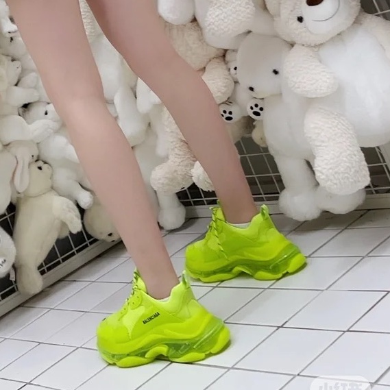 街頭霸王🕶️近新🈶臺灣購證 專櫃原價近4w😻Balenciaga螢光綠triple s 40碼氣墊老爹鞋休閒鞋-4