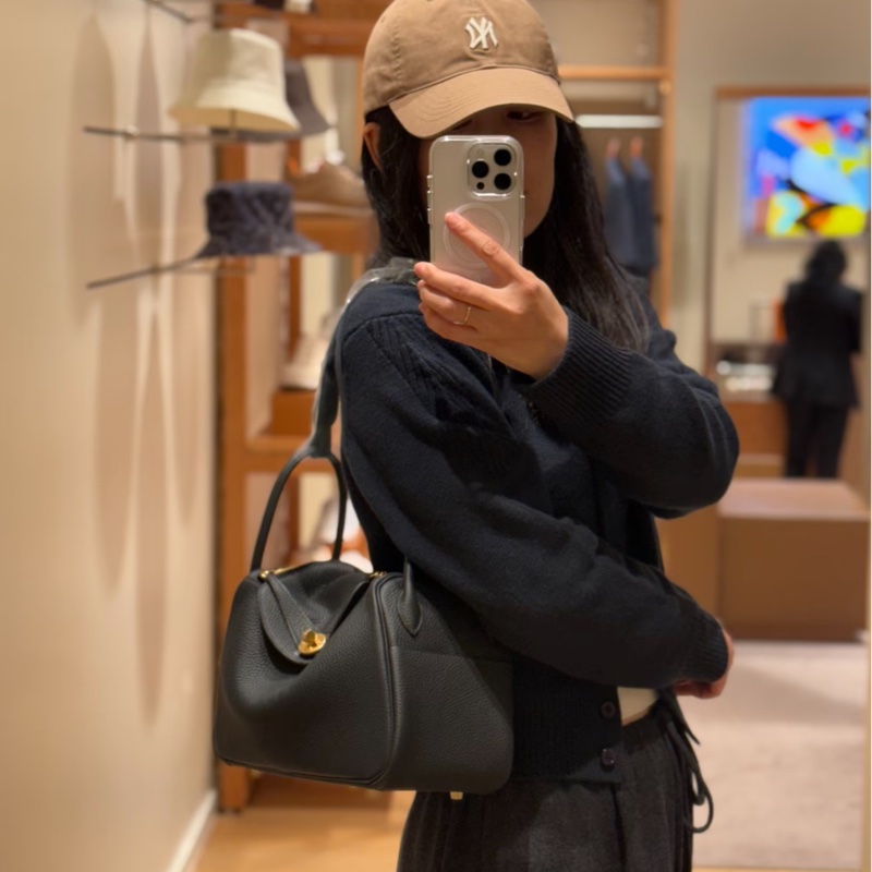 Hermès  Lindy 26黑金牛-2