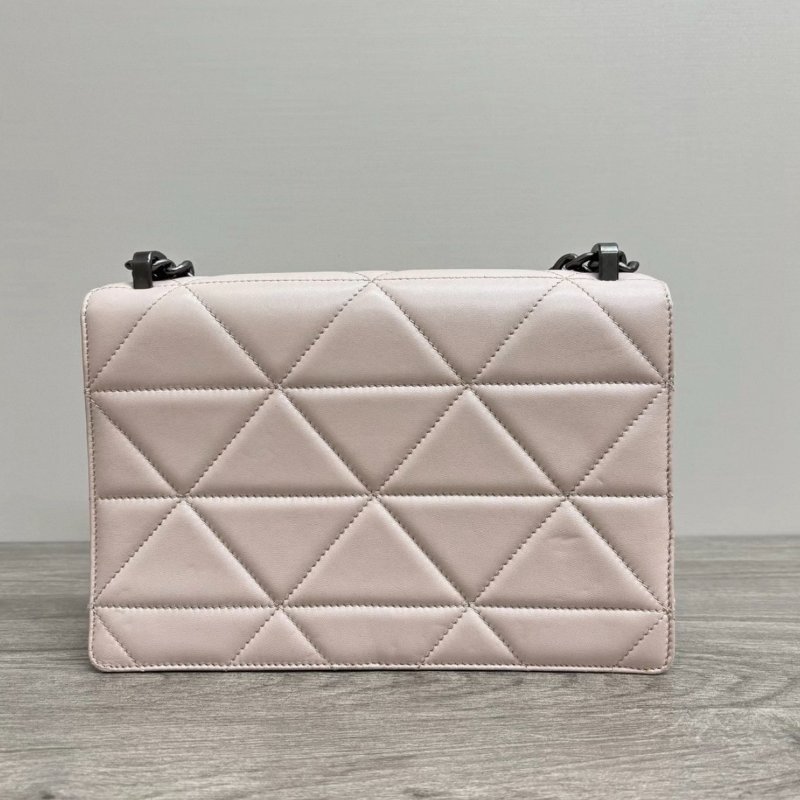PRADA 粉色菱格紋肩背斜背包 24*16*7 98新配件塵袋-5
