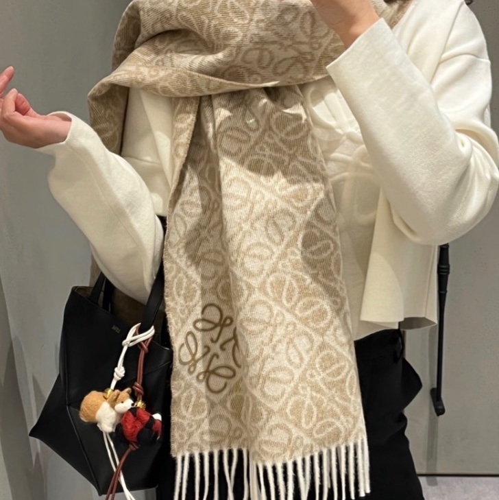 2025新款 Loewe anagram scarf 羅意威圍巾頸巾 奶茶沙色-3