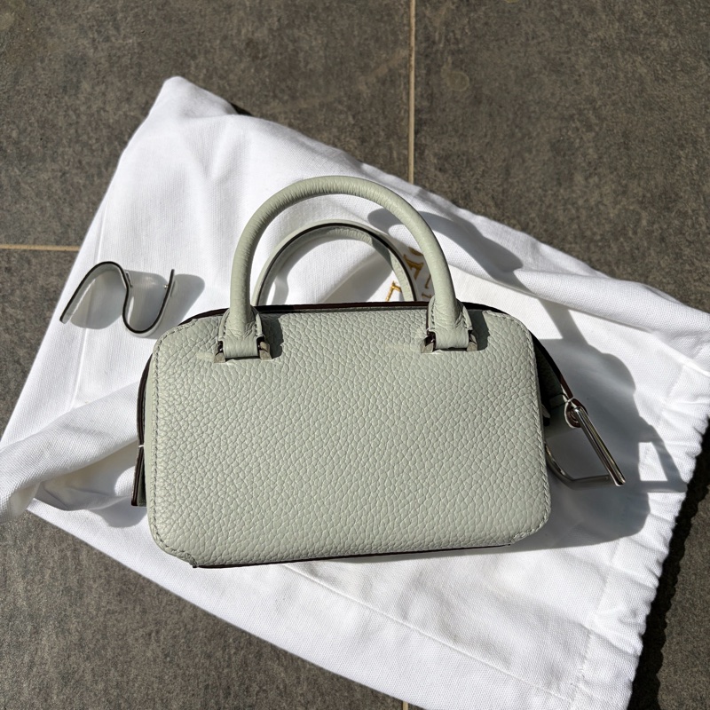 Delvaux coolbox nano 雲朵藍-7